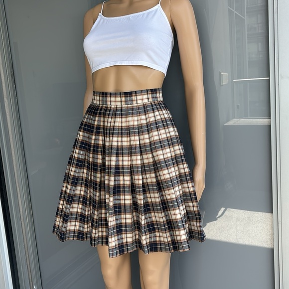 Vintage Pleated Plaid Skirt - Picture 2 of 9